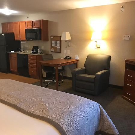 Candlewood Suites Kansas City Airport Zewnętrze zdjęcie