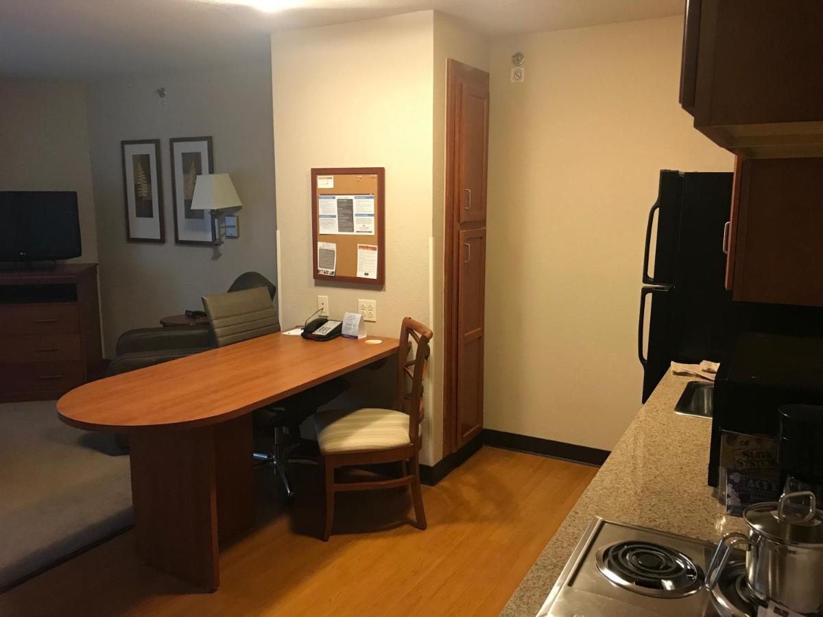 Candlewood Suites Kansas City Airport Zewnętrze zdjęcie