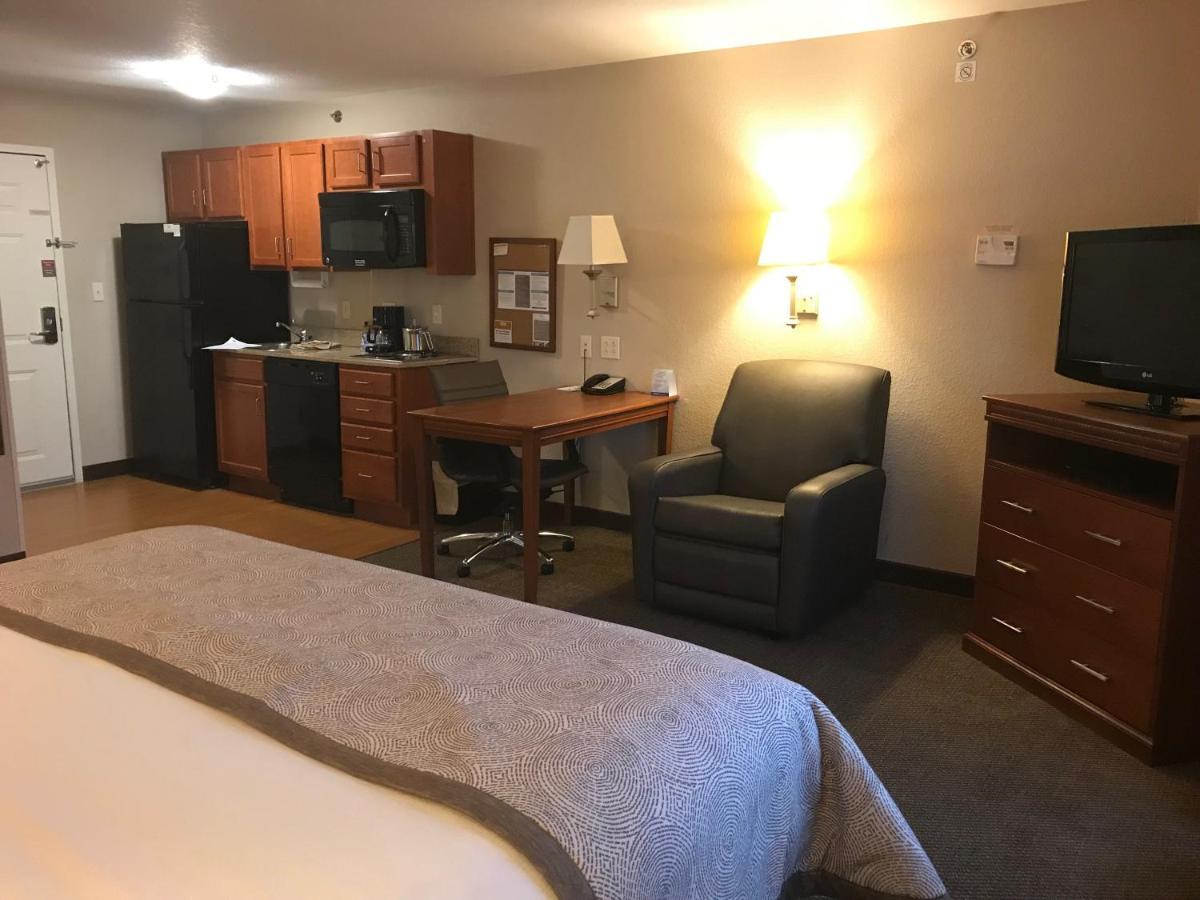 Candlewood Suites Kansas City Airport Zewnętrze zdjęcie