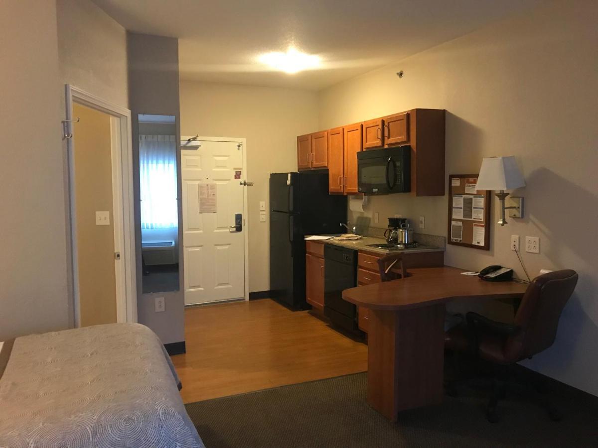 Candlewood Suites Kansas City Airport Zewnętrze zdjęcie