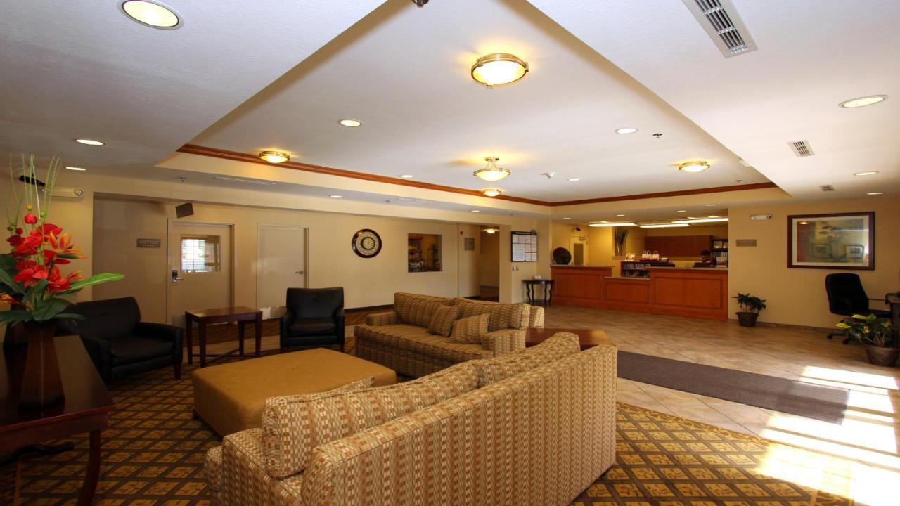 Candlewood Suites Kansas City Airport Zewnętrze zdjęcie