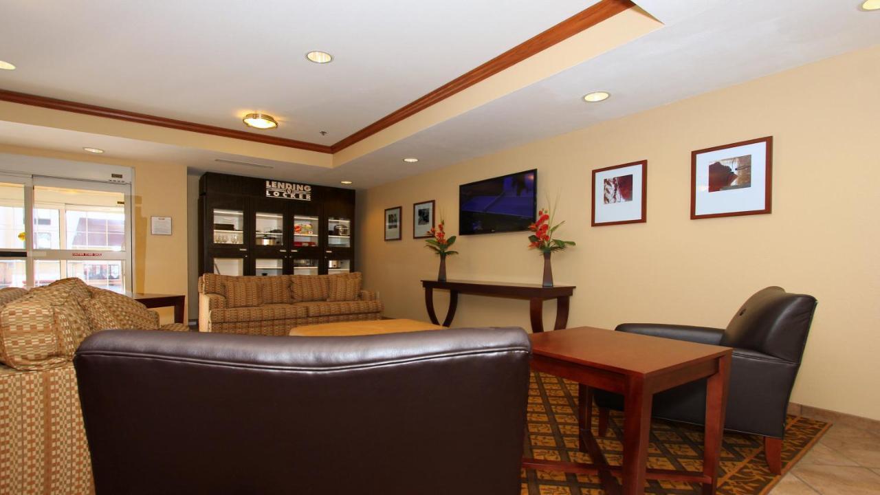 Candlewood Suites Kansas City Airport Zewnętrze zdjęcie
