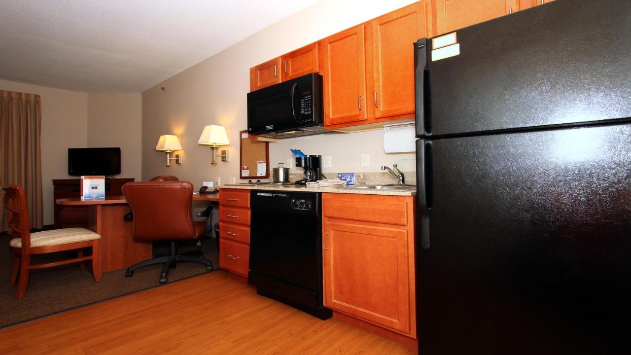 Candlewood Suites Kansas City Airport Zewnętrze zdjęcie