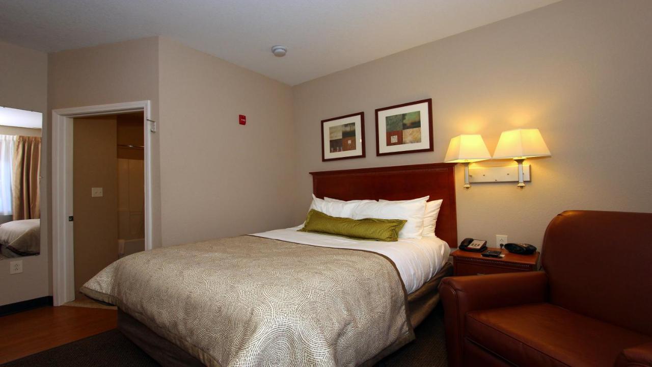 Candlewood Suites Kansas City Airport Zewnętrze zdjęcie